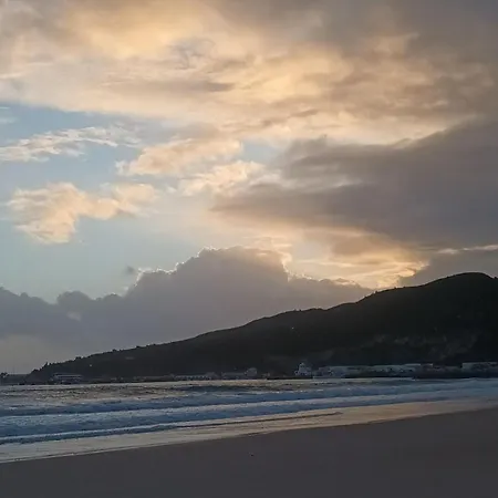 Oceanview Hideaway - 2 Bedroom In Apartament Sesimbra