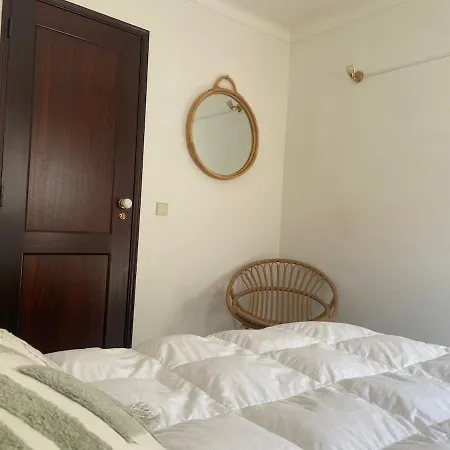 Oceanview Hideaway - 2 Bedroom In Apartment Sesimbra